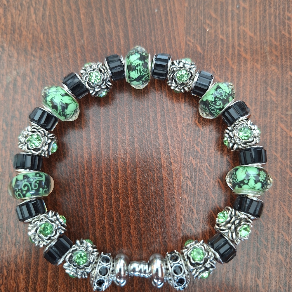 Elegant Handmade Black Glass Dividers and Green and Silver EnçasedBracelet